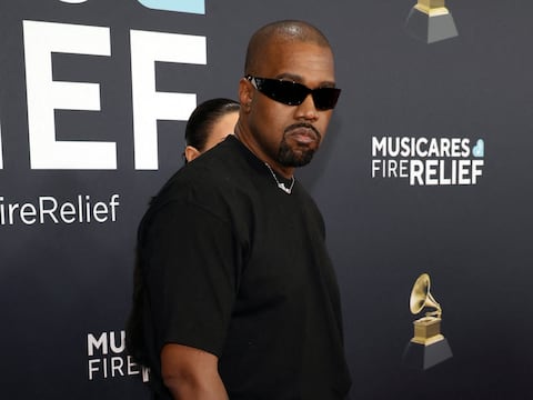 El rapero Kanye West pospone concierto en Francia ante posible veto de ingreso