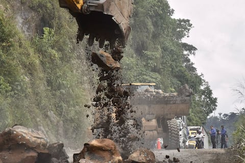 Cierre de la carretera Alóag-Santo Domingo se aplicará en junio próximo