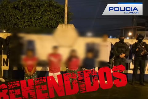 Dos hombres y tres mujeres fueron aprehendidos por extorsionar a locales comerciales de Santo Domingo