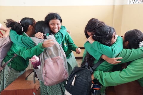 Entre comida y buenos deseos, estudiantes de inicial a séptimo de básica se despiden del año escolar en Guayaquil