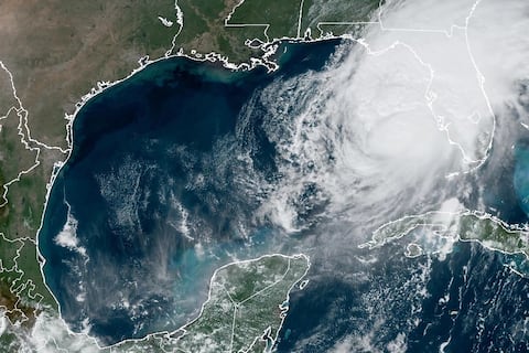 Múltiples tornados se registran este miércoles al sur de Florida por el huracán Milton
