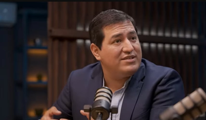 Andrés Arauz anuncia que aterrizó en Quito para presentarse ante la Corte Nacional de Justicia