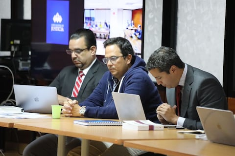 Siete años de cárcel pide Fiscalía para el exministro de Energía Xavier Vera, acusado como autor del delito de cohecho; Tribunal delibera decisión