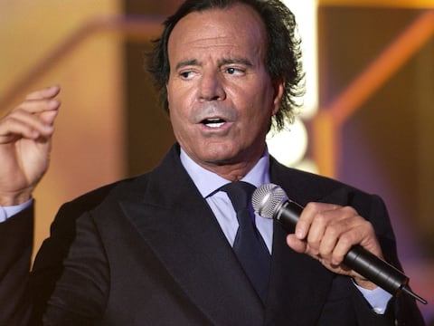 Julio Iglesias rechaza públicamente las acusaciones presentadas por dos extrabajadoras