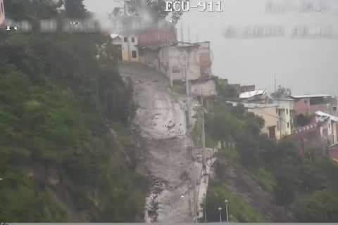Aluvión de lodo y piedras golpea Alausí este miércoles