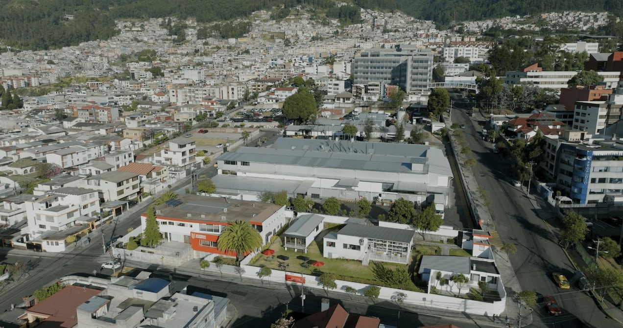 Planta de Moderna Alimentos en Quito ahora opera con el 85 % de energía renovable