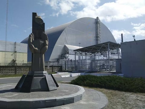 Cúpula de seguridad de Chernóbil no puede contener la radiación después del impacto de un dron