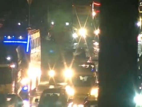 Conductores quedaron atrapados en vía a Daule y Perimetral por acumulación de agua