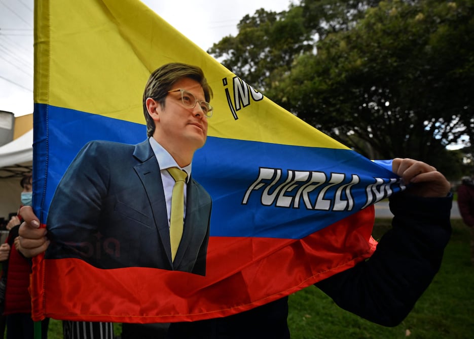 Así fue la vida de Miguel Uribe Turbay en Colombia: duro crítico del presidente Gustavo Petro y desde niño víctima de la violencia