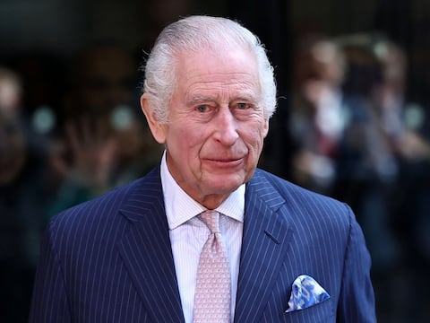 El rey Carlos reducirá su tratamiento contra el cáncer y pasa a una fase de ‘precaución’: