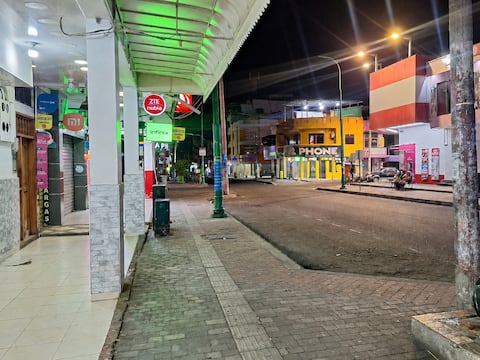 Manta: Así cambió la rutina nocturna con el toque de queda en la ciudad manabita, desde las 21:00 se vacían sus calles