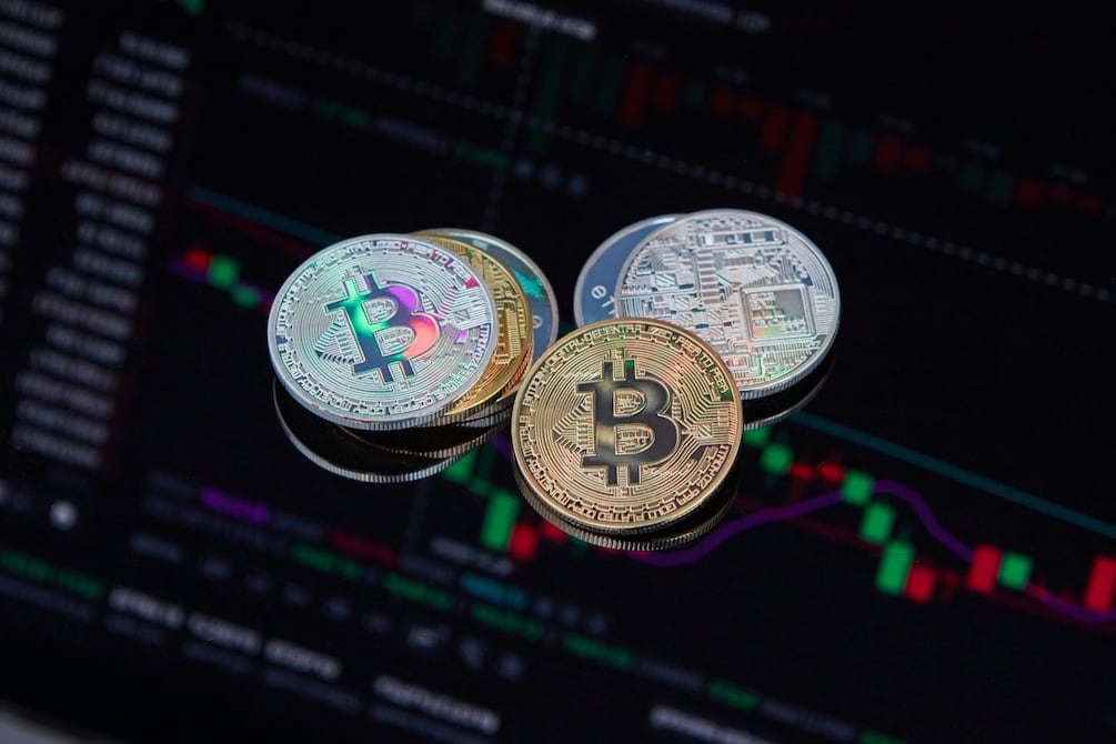 Desmantelan en Rusia una mina de criptomonedas oculta en un camión