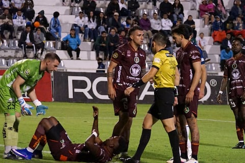 Luis Alfonso Chango, directivo de Mushuc Runa, y su advertencia al DT de su equipo: ‘Si no sacan seis puntos, el profesor Paúl Vélez está fuera’