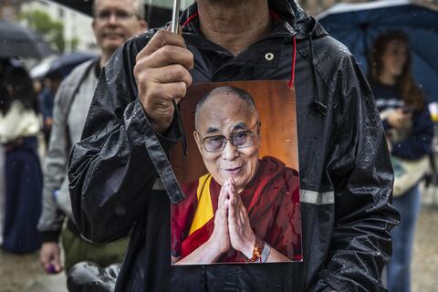 ‘No permitiremos interferencias externas’: la advertencia de China a la India por la sucesión del dalái lama