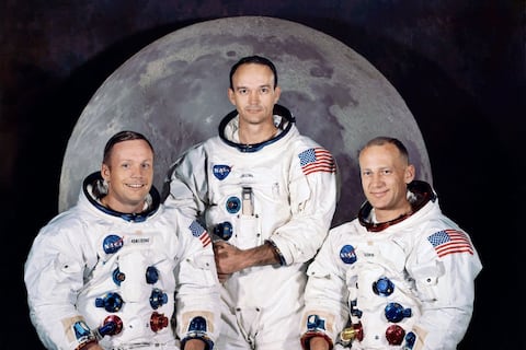 Primeros astronautas en pisar la Luna se reúnen en la plataforma de lanzamiento 50 años después de su viaje