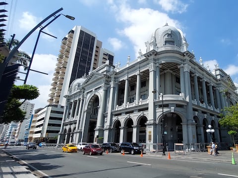 Alcaldía subrogante de Guayaquil: el reto de la estabilidad institucional y la planificación