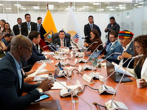 Comisión de Fiscalización gira su agenda hacia la emisión irregular de licencias y matrículas en varios municipios del país