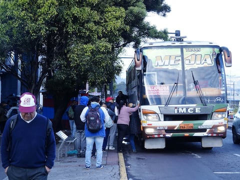 Usuarios con complicaciones por restricciones de operaciones de transporte urbano en Quito