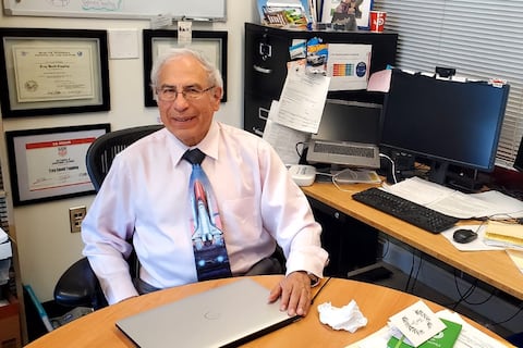 De Ecuador a la Luna: los estudios de José Granda permitirán a los humanos sobrevivir en la misión Artemis II