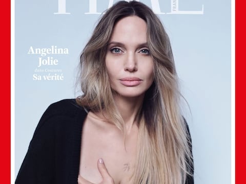 Angelina Jolie muestra las cicatrices de su mastectomía en la primera portada de la revista Time France
