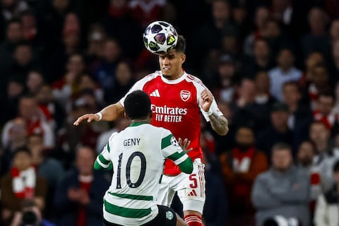 ‘Muy tenaz en defensa’: elogios desde Inglaterra para Piero Hincapié tras la clasificación del Arsenal en Champions League