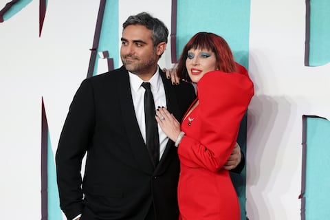 Lady Gaga y su glamour como Harley Quinn en el estreno de ‘Joker: Folie à Deux’ en Londres, junto a su prometido Michael Polansky