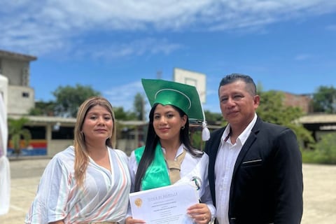 ‘Mamita, ya voy a casa... Ya le cuento lo que me pasó acá’, fue el último mensaje de Alina Pihuave a su madre antes de desaparecer: hablamos con los padres de la reina de belleza