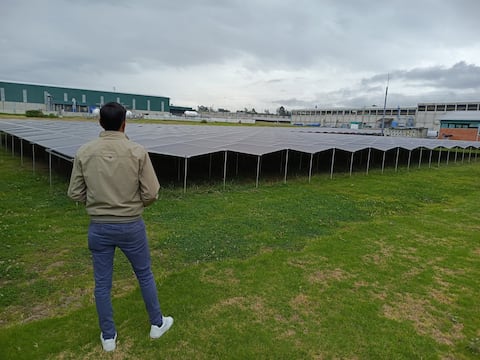 Ambato busca energía limpia: Fairis y Empresa Eléctrica Regional Centro Norte promueven la autogeneración con paneles solares