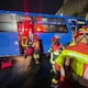 Bus con pasajeros choca contra un muro y casi cae a una quebrada en Quito