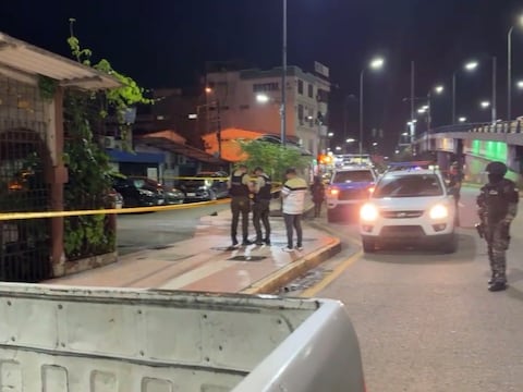 Abandonan explosivos con panfletos en paso a desnivel de Machala: Policía investiga mensajes intimidatorios a directivos del SNAI y jefe policial