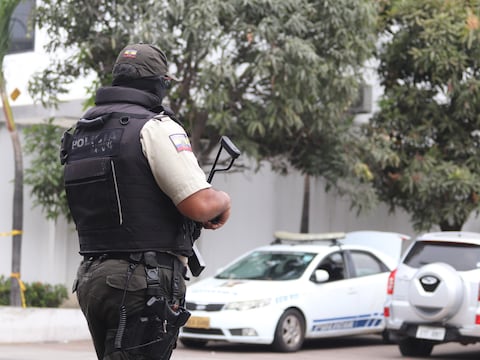 Hombre resultó afectado en una mano al manipular explosivo en el sur de Guayaquil