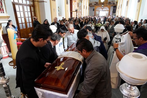 Policía investiga asesinato de sacerdote hallado sin vida en su domicilio