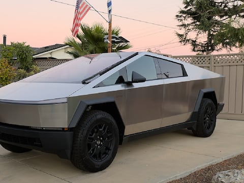 Propietario de Cybertruck afirma que su camioneta sufre costosas averías desde que se venció la garantía: “los asientos delanteros se han vuelto inajustables”