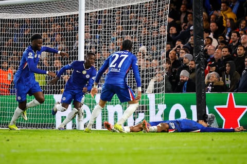 Moisés Caicedo: 105 toques, 8 recuperaciones y el gol del triunfo para ser MVP del Chelsea en Champions League