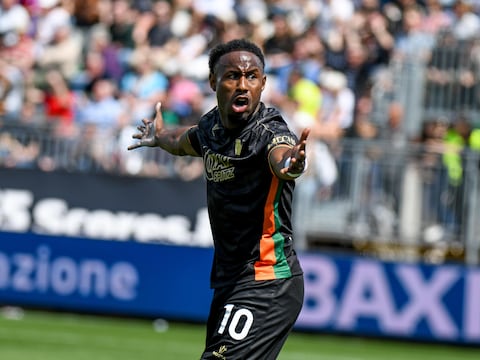 John Yeboah destacó en la derrota del Venezia ante Carrarese en la Serie B italiana