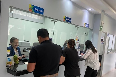 ‘Tengo que elegir la opción que mejor se adapte al bolsillo’: padres de familia en Guayaquil analizan descuentos y promociones en matrículas escolares