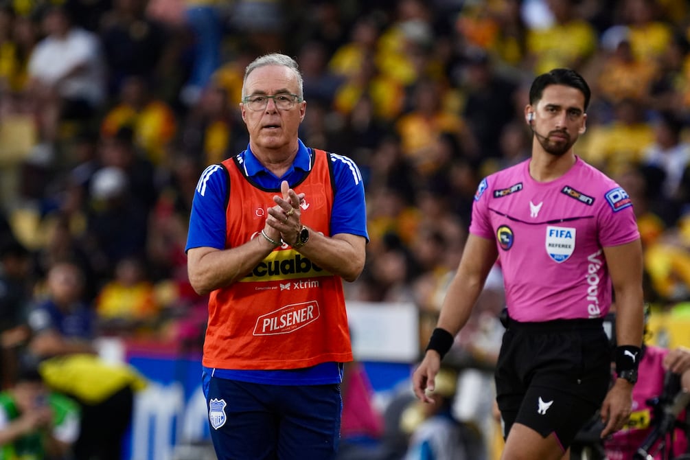 ‘Firmé por un año y estoy armando el plantel para la segunda etapa‘, dice Jorge Célico, DT de Emelec, sobre su continuidad, tras la caída ante Barcelona SC, en la fecha 13 de Liga Pro