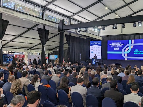 Reducción de aranceles y competencia por ingreso de vehículos usados marcaron debate regional del sector automotriz