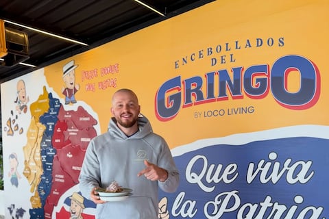 El ‘sueño ecuatoriano’ del canadiense Loco Living y su pasión por el encebollado: abre su primer restaurante dedicado a esta sopa típica