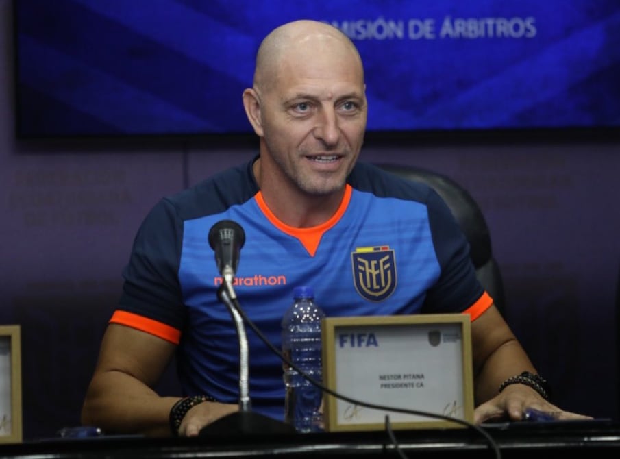 ‘Le quieren tirar los libros y no saben el trabajo que hace’, la defensa de Luis Muentes, presidente del gremio arbitral, a Néstor Pitana, titular de la Comisión de Árbitros de la FEF