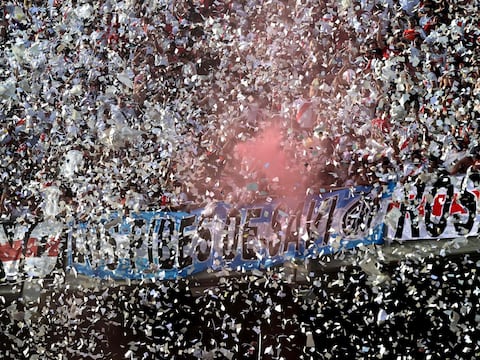 El fin de una era en el fútbol argentino: la drástica prohibición que borra la tradición más colorida de los estadios de Buenos Aires