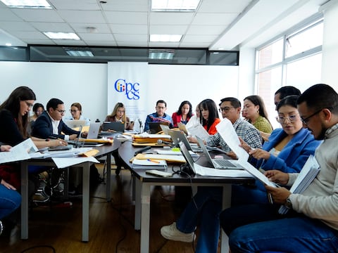 Fiscalía llama a asambleístas de la RC a reconocer firmas en una denuncia en contra de Cynthia Jacho, integrante de la comisión que elige al fiscal de Ecuador