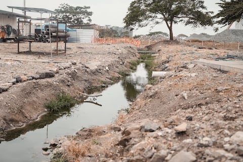 Presiendente Daniel Noboa califica de ‘negligencia’ de las autoridades municipales la mala calidad del agua que se entrega a Guayaquil