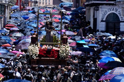 ‘Toqué fondo y gracias a él estoy aquí‘: feligreses se volcaron al centro histórico para vivir la procesión Jesús del Gran Poder