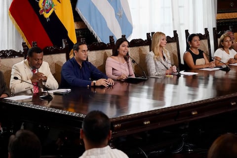 ‘No se está persiguiendo un delito, se está persiguiendo a una autoridad que incomoda’, dicen concejales tras detención de Aquiles Alvarez