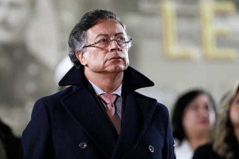 Gustavo Petro pone fin a negociaciones de paz con una de las mayores guerrillas de Colombia