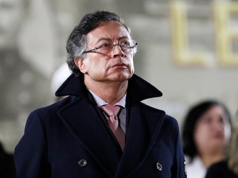 Gustavo Petro pone fin a negociaciones de paz con una de las mayores guerrillas de Colombia