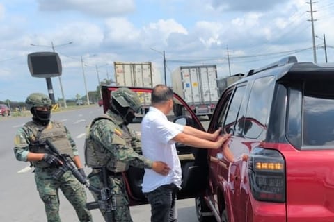 Militares intensifican operativos en Durán con patrullajes y controles a ciudadanos
