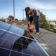 Paneles solares ‘ciegos’ ante la radiación: el fallo invisible de la próxima generación que los estándares actuales no logran detectar