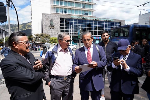 Jubilados presentarán tres demandas contra la Ley de Fortalecimiento Crediticio que permite al Biess endeudarse